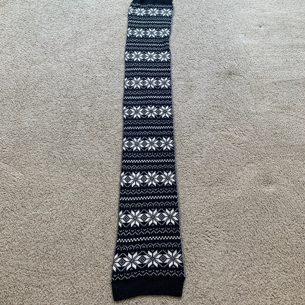 **Reversible** Snowflake Pattern Scarf